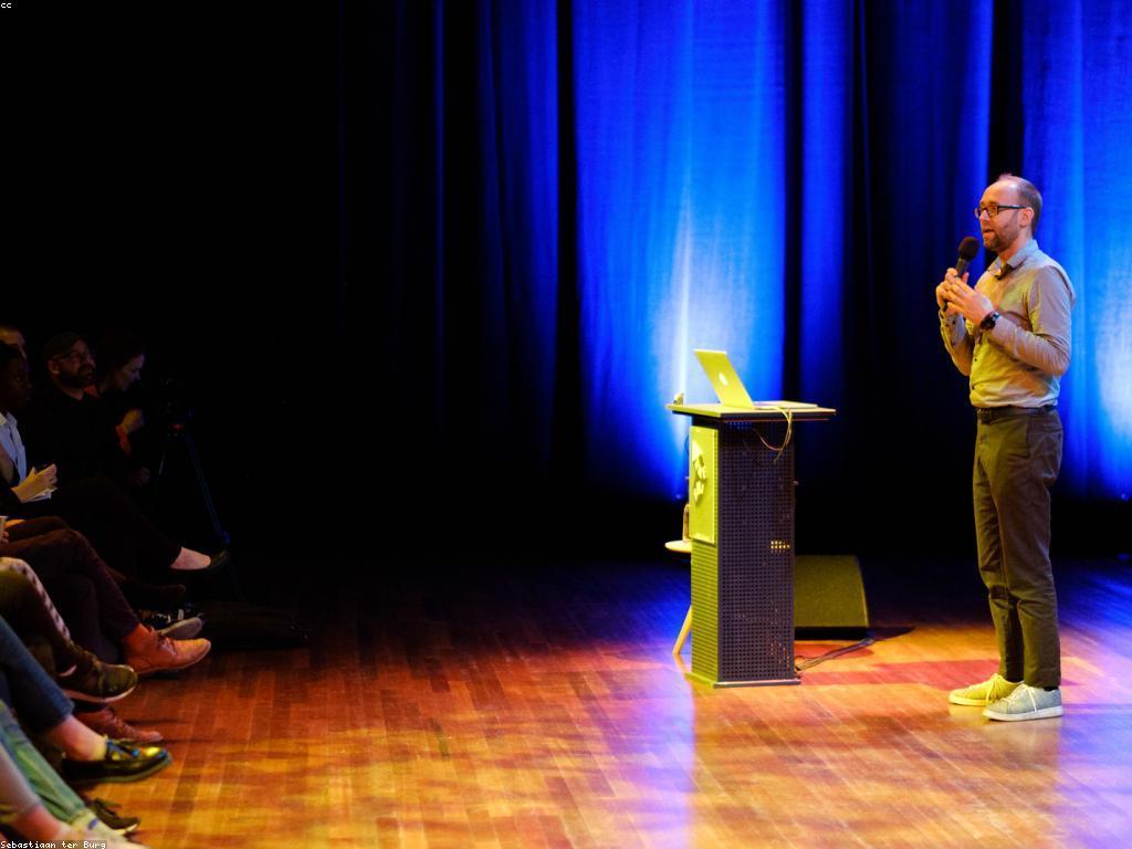 ទម្លាក់នៃប្រព័ន្ធព័ត៌មានថ្មី